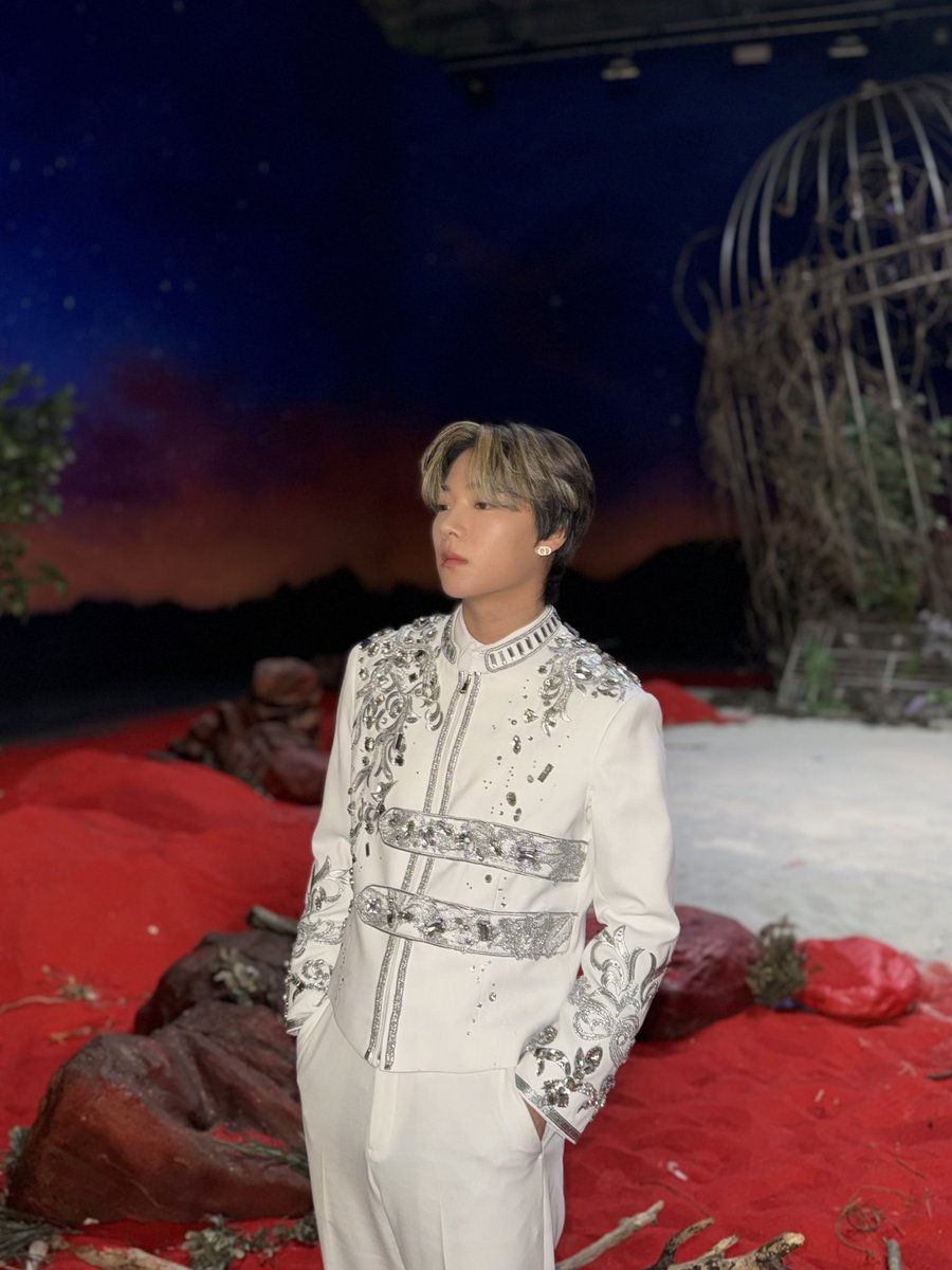 [#이션] 잠시후 라이브 기대해주세요🧡