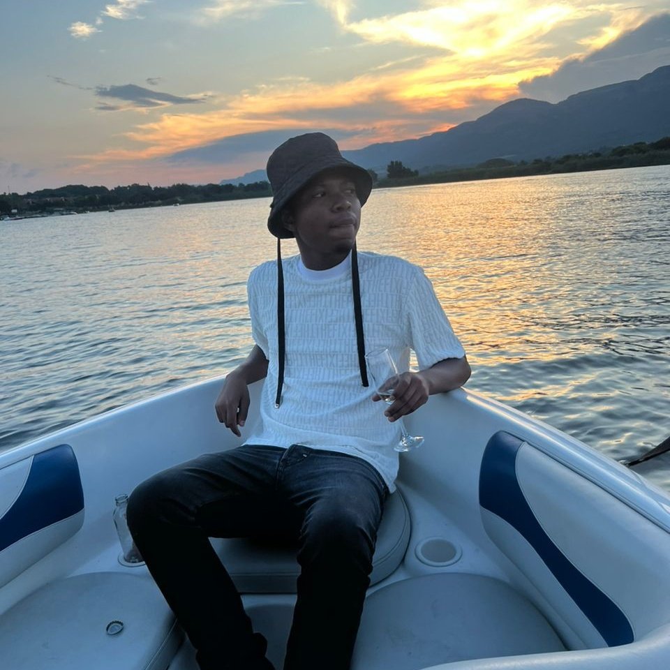 OratilleM's tweet photo. #NewProfilePic https://t.co/kOVMWdbBZP