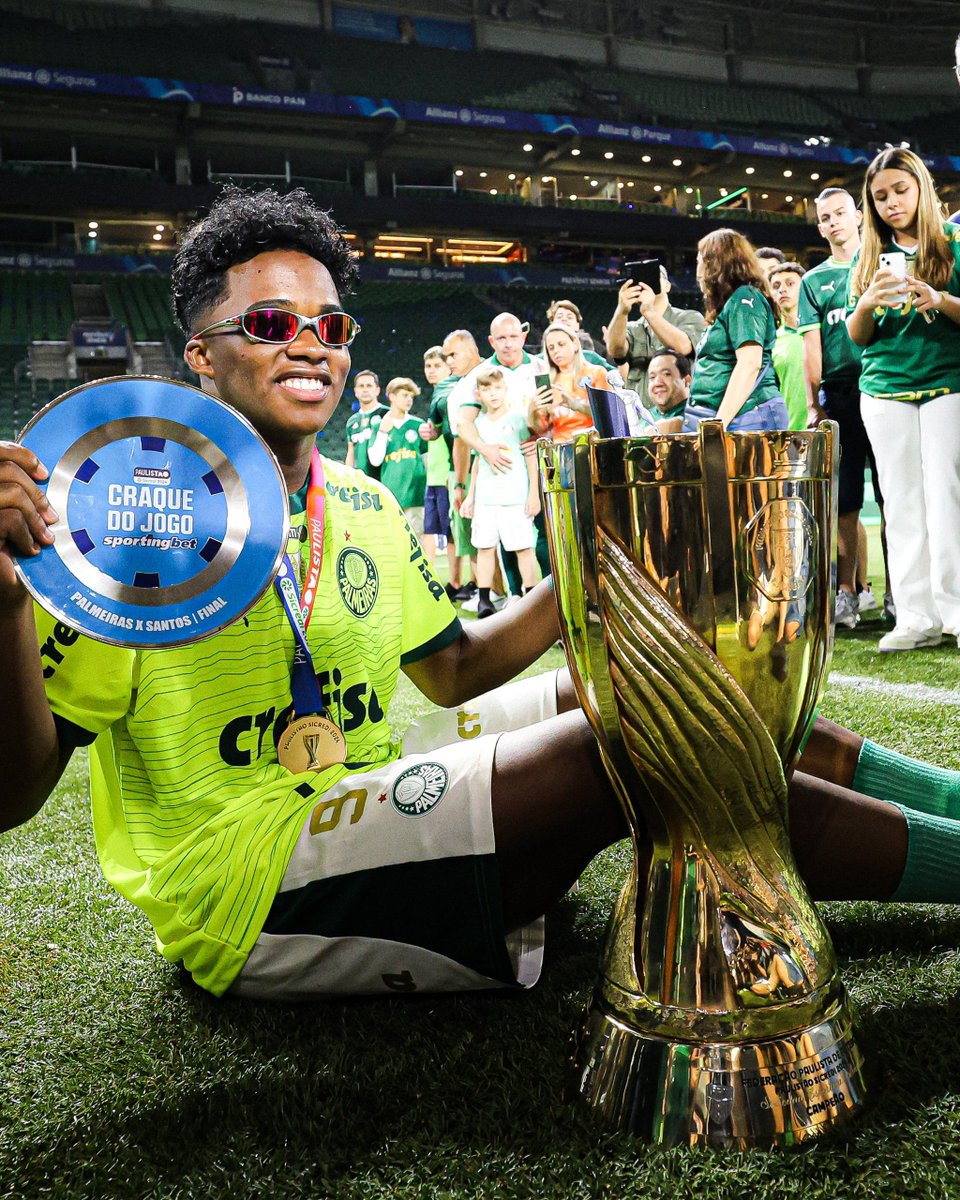 Palmeiras defeat Santos 2-1 on aggregate to win their 26th Paulistão 🏆 Endrick has now won his FIFTH career trophy at 17 years old 😎 #Merrybet #whereChampionsplay