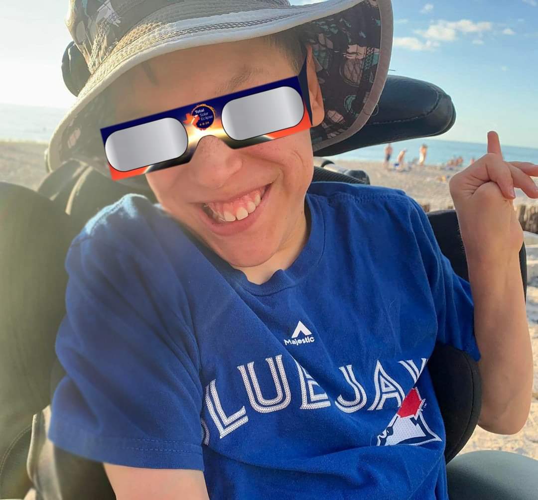 Monday Morning Smile on this Solar Eclipse Day! Live Life the Koolway, enjoy your view! #disabilities #wheelchairlife #solareclipeday #pathoftotality #adaptiveapparel #wheelchairaccessible #specialneedsfamilies #mondaymorningsmile Everyone