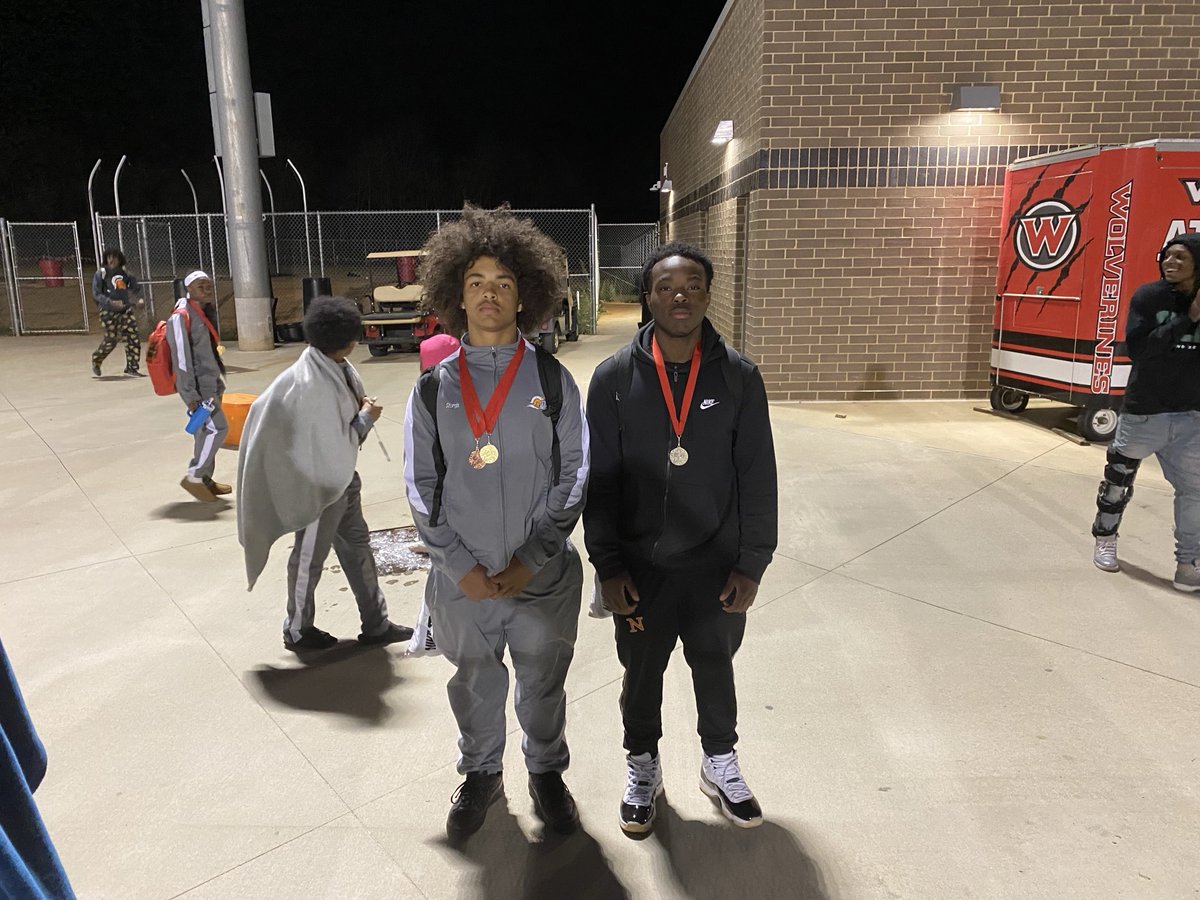 L/R Willie took 1st and KaShaun took 2nd in the Discus