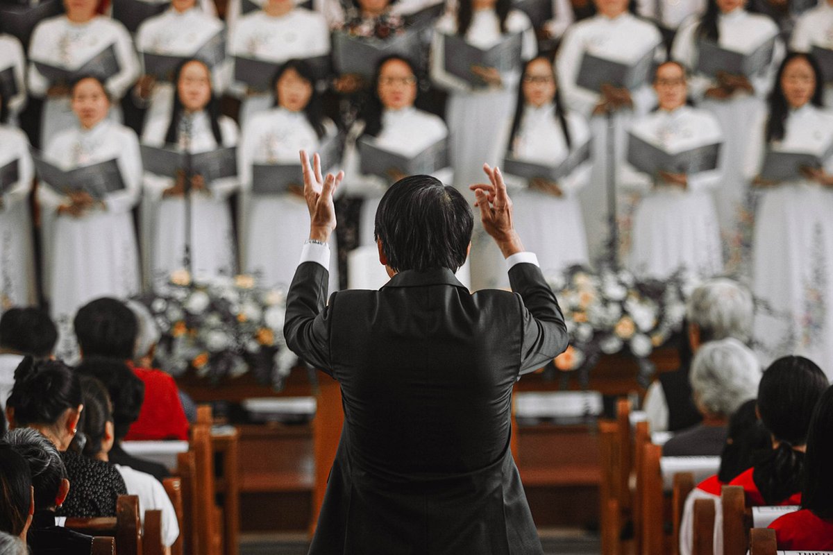 regionieambiente.it/cantare-benefi…
Vari studi confermano che cantare, specie in coro, ha moltissimi benefici per la salute psico-fisica di un individuo
#salute #health #benessere #coro #musicacorale #choir #beneficicantare #cantare #canto #cantocorale