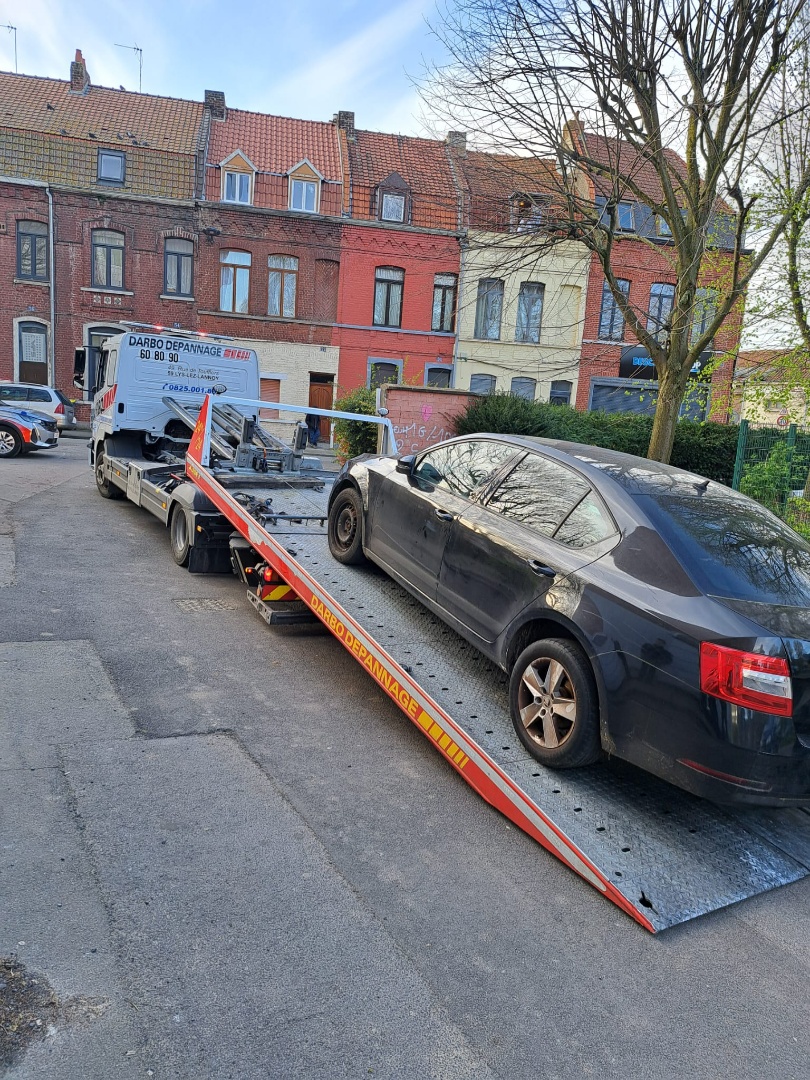 #OpérationPlaceNette 
Les policiers de #Roubaix poursuivent sans relâche les actions de lutte contre la délinquance.
✅visite des caves et parties communes
✅contrôle routier
✅contrôle des commerces
✅enlèvement de véhicules