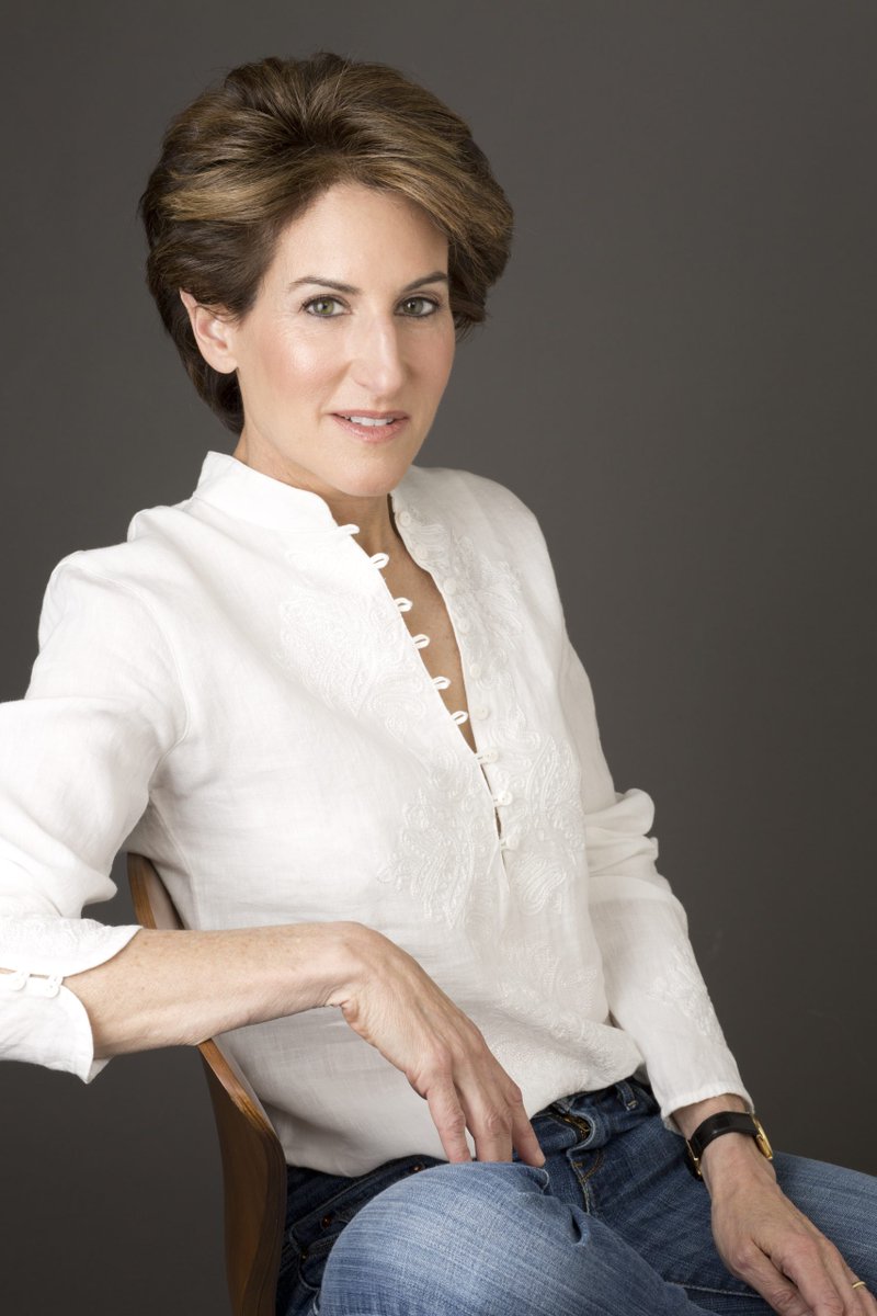 LoCahall's tweet image. Last but certainly not least, from our Board of Directors, my brilliant friend, the incredibly talented Pulitzer-winning writer @stacyschiff . @CapeCodBookFest  Btw, catch FRANKLIN on APPLE based on Stacy’s book/starring Michael Douglas. What could be better?  #CapeCodTimes