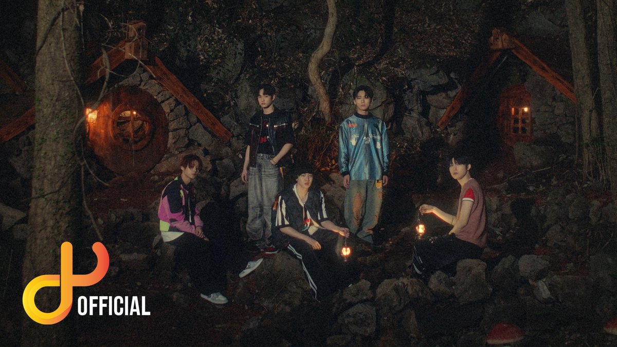 DKZ 2nd Mini Album [REBOOT]

🎞 Highlight Medley
youtu.be/nU-Zvl87DgI

🎶 2024.04.12 18:00 (KST)

#DKZ #디케이지 
#REBOOT
#LikeaMovie