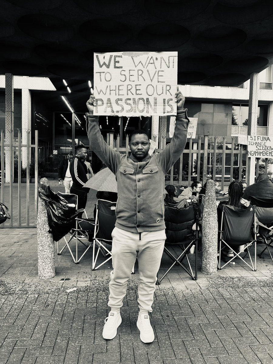 tgdlamini1's tweet photo. #UnemployedGraduates
#SaveOurHealthCareSystem
#UnemployedDoctors2024 https://t.co/4VUQsY2Z9F