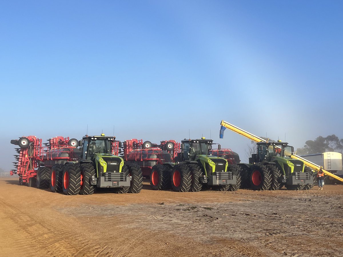 Pastures/forage mixes wrapped up. The boys are starting GM canola this evening. Second season for these units and running smooth! #aussieag #pomfarmingdownunder #seeding #westernaustralia #claas #horsch