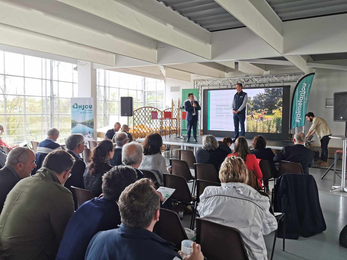 🙋On démarre la semaine avec notre assemblée générale 2024.

Cette année, c'est à #Camifolia que nous avons convié les professionnels du #tourisme de l'#Anjou, les élus et nos partenaires du territoire. 80 personnes réunies pour ce temps fort de notre agence.