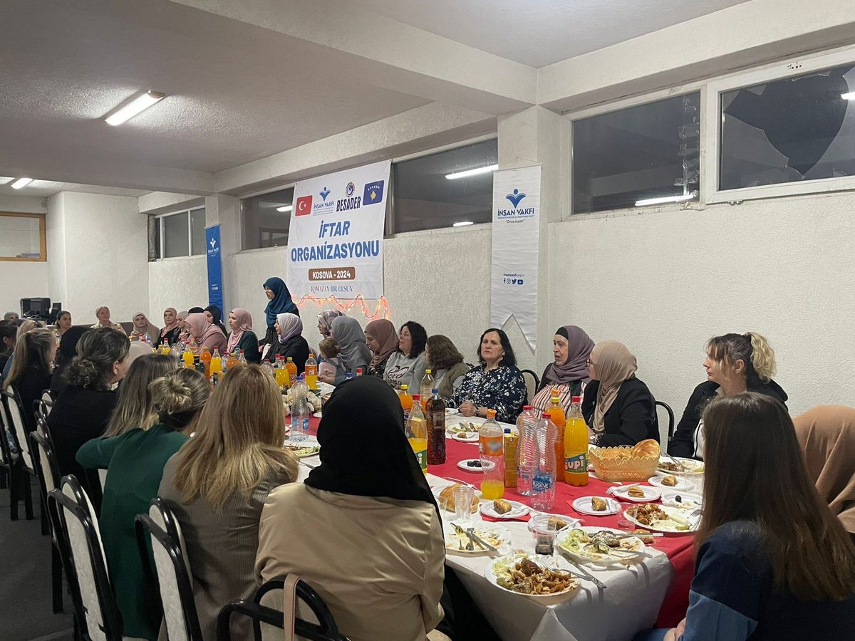 📍#Kosova 🇽🇰 Bereket ayı Ramazan ayının son günlerini icra etmekteyiz. #Kosova'nın başkenti Priştine'de BESADER ile birlikte iftar programımızı gerçekleştirdik. Destek olan tüm bağışçılarımıza ve gönüllülerimize teşekkür ediyoruz. 🌐 Online Bağış: insanvakfi.org.tr…