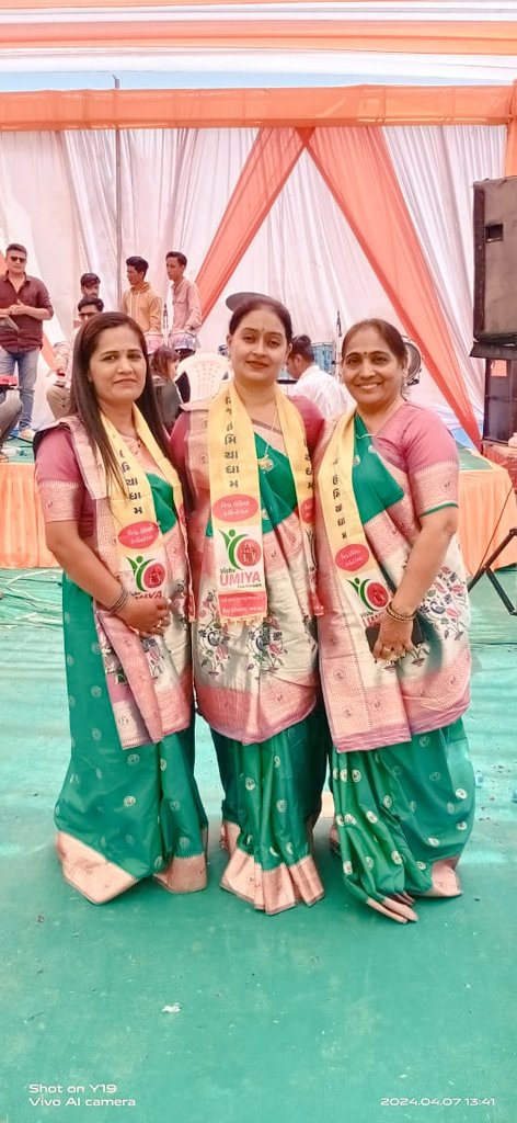 sejaltushar's tweet photo. કપડવંજ શહેર માં વિશ્વ ઉમિયા ધામ દ્વારા ખેડા જિલ્લા સંગઠન મહાસંમેલન તથા પદભાર અર્પણ કાર્યક્રમ યોજાયો.
#VishvUmiyaFoundation #VishvUmiyaDham #Maaumiya #UmiyaMataji #Umiya #VUF #umiyadham #tallesttempleinworld #Jaspur #JayUmiya #Ahmedabad #mahasamelan https://t.co/vGVH0TP6eD