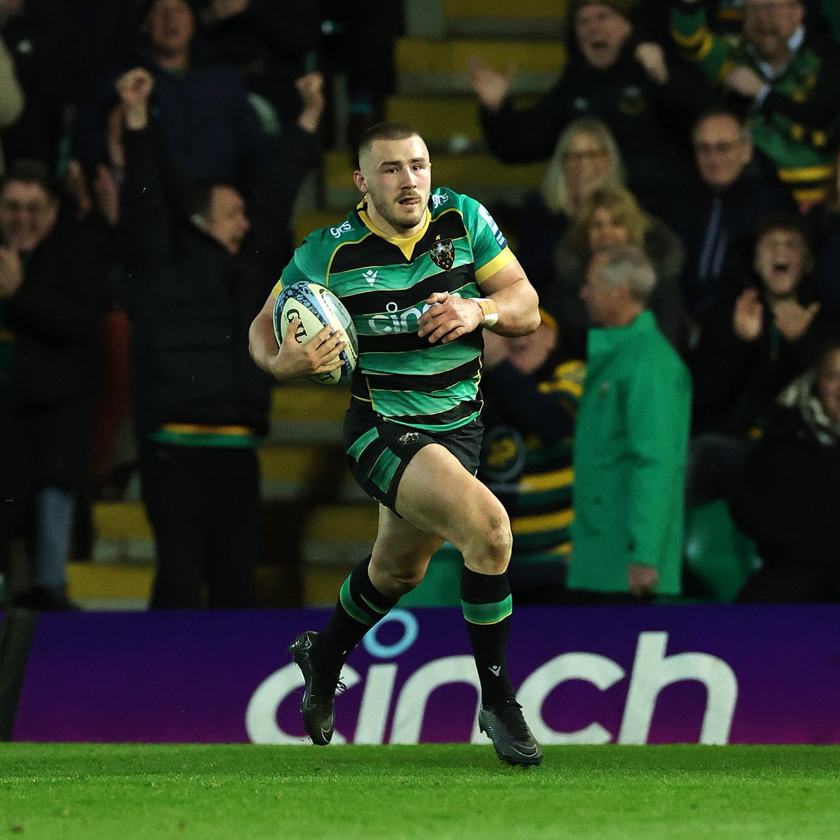 He's flying 💨 @olliesleights has been shortlisted for the Gallagher Player of the Month – vote now at the link below! premiershiprugby.com/content/player…