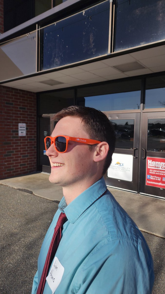 Testing out the @BRInstitute #ilovecivics eclipse sunglasses here the @MaineCSS at #mecocon24 (Note: BRI does not claim that they are anything more than just regular sunglasses. Do NOT use them to look at the eclipse!)