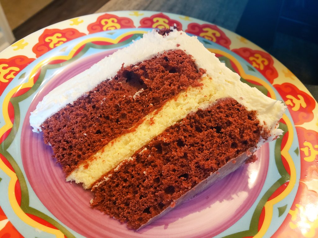 kandrich's tweet photo. tweet tweet. red velvet cheesecake for breakfast. just feels right today. https://t.co/5kstcM3kbo