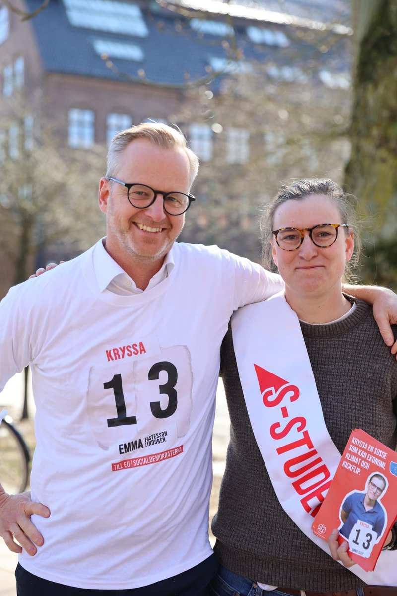 Tillsammans kampanjade jag och @mikaeldamberg idag på Lunds Universitet för ett starkare och mer sammanhållet Europa 🌹 #kryssa13