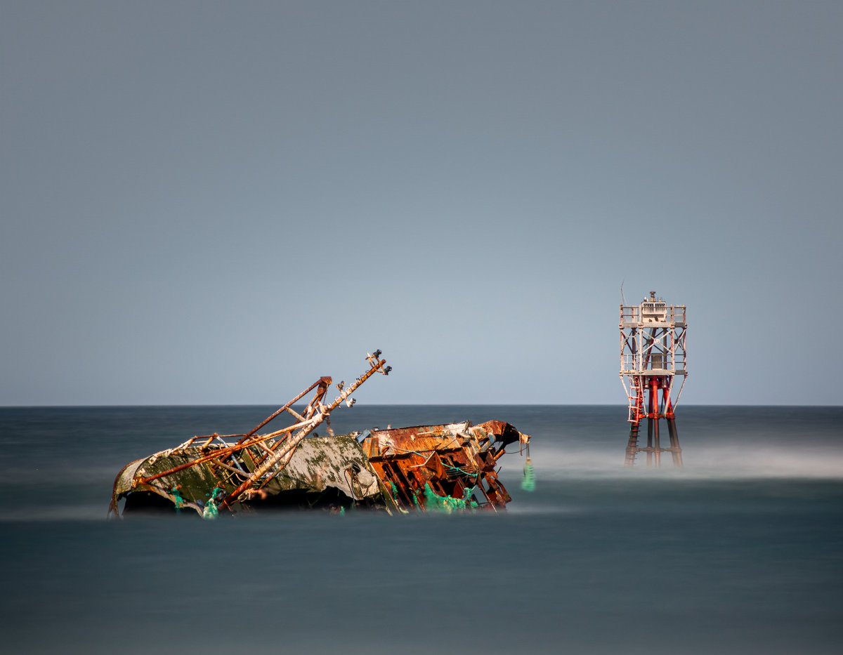 A long exposure of a warning beacon and the wreck of a ship that didn't see it.
I was hoping for some cloud trails but unfortunately there were none.
Probably worth trying again

#wexmonday #sharemonday2024 #fsprintmonday #photography #shipwreck #seascape #longexposurephotography