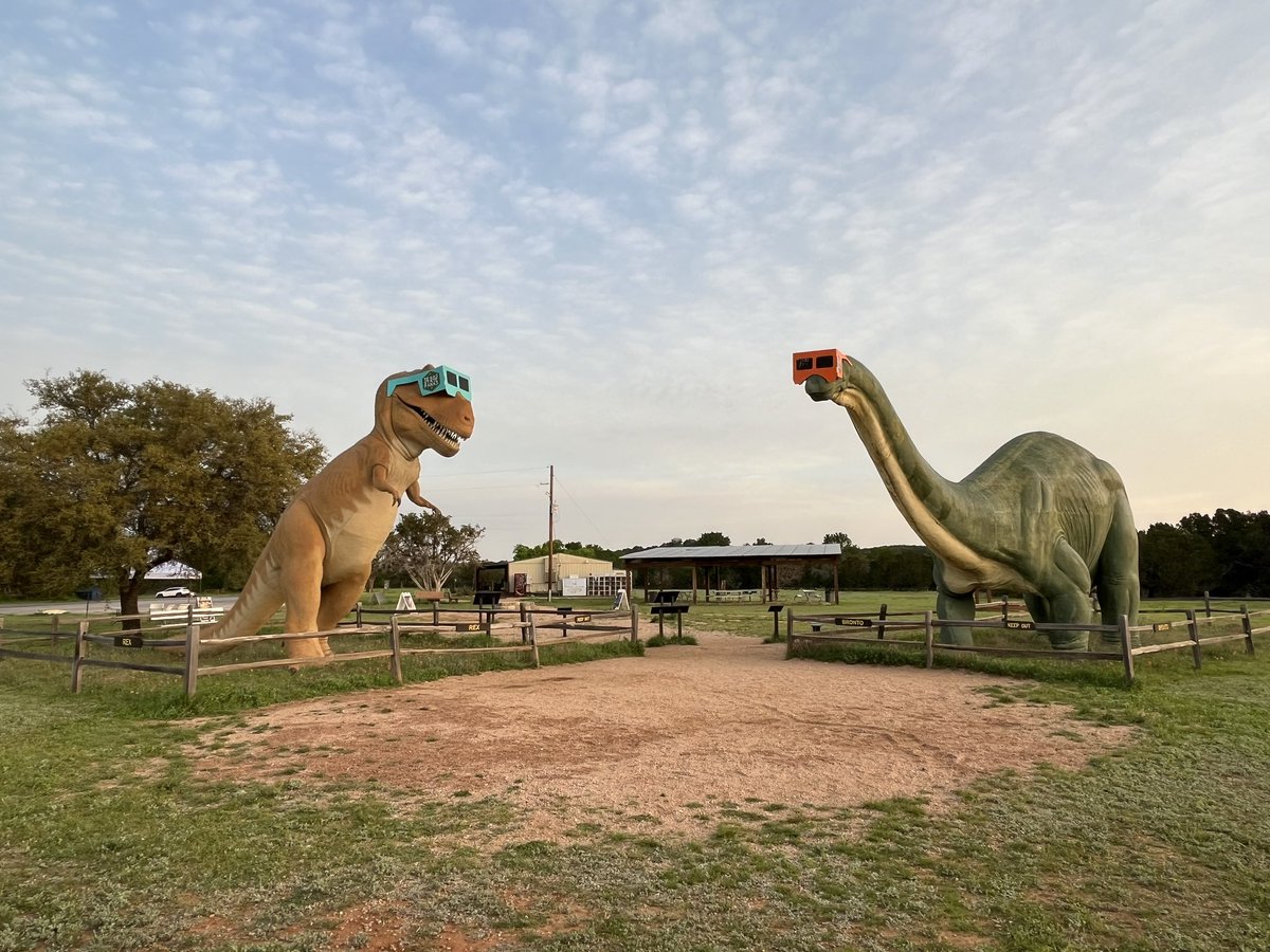 Happy total solar eclipse day from @DinoValleySP! Rex and Bronto are looking cute in their eclipse glasses 🦖☀️🕶️ @dallasnews