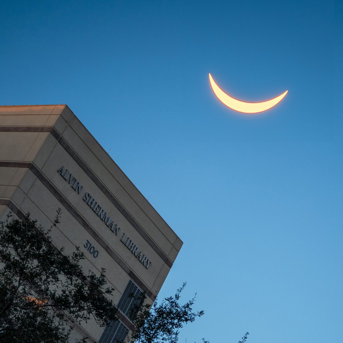 It’s #eclipse day! 🌒 A partial solar eclipse will be visible in South Florida today starting at 1:47 p.m. — just remember to not look directly at it! 👀 #Eclipse2024 #NSUSharks