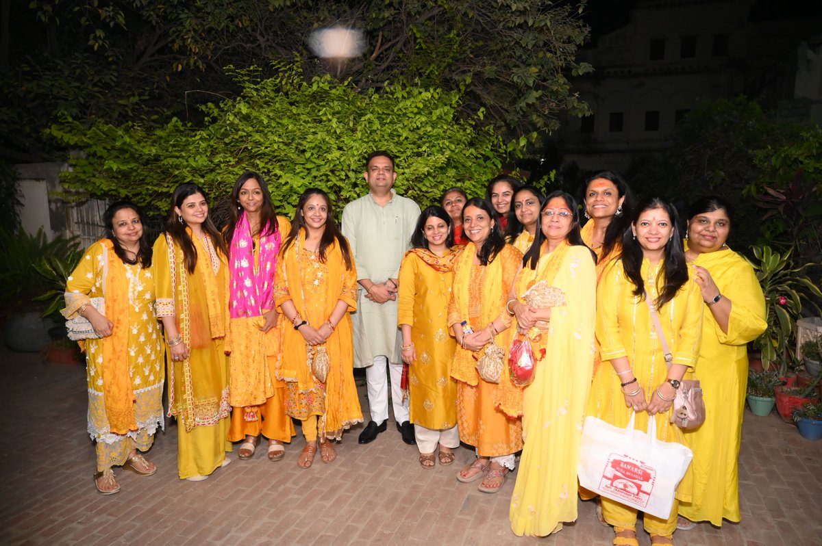 Amidst the divine grounds of #Ayodhya, a celebration of legacy unfolds as minds converge. Sharing glimpses of #Choupal #Ayodhya hosted in association with #FICCIFLO Kolkata Chapter. Erstwhile Royal Family of Ayodhya, Prince Yatindra Mishra engaged in an enlightening conversation