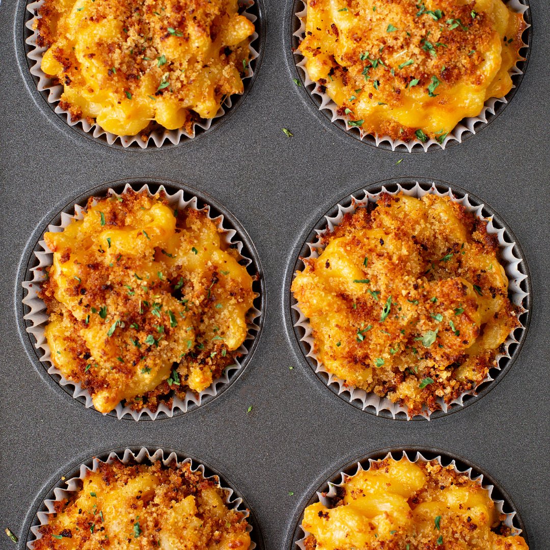 These macaroni cheese bites are here to save your snack game! 😋🧀 Crispy on the outside, gooey on the inside, and bursting with cheesy goodness, they're the ultimate pick-me-up for any time of day.