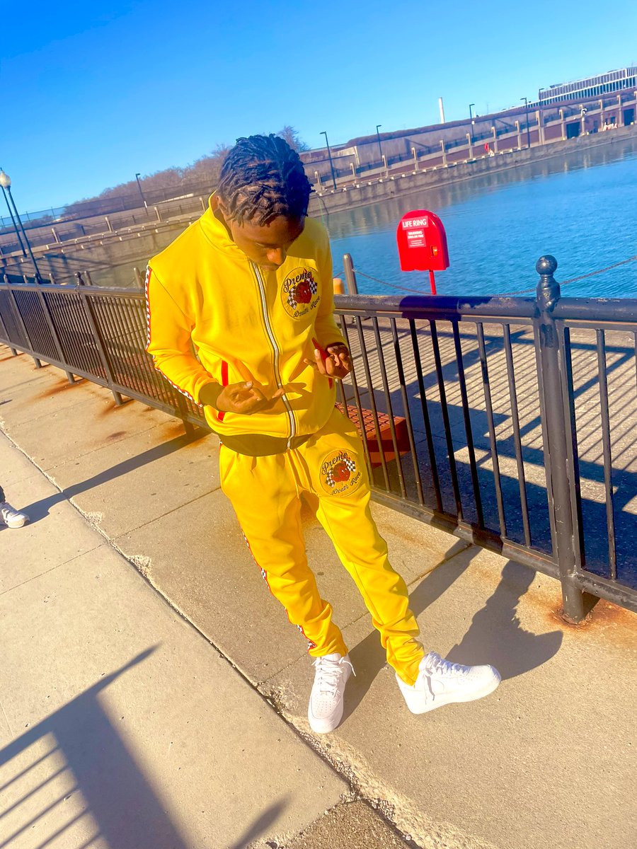 HAPPPYYYY BIRTHDAY TOOO MEHHHH‼️😎
#GetWithMe