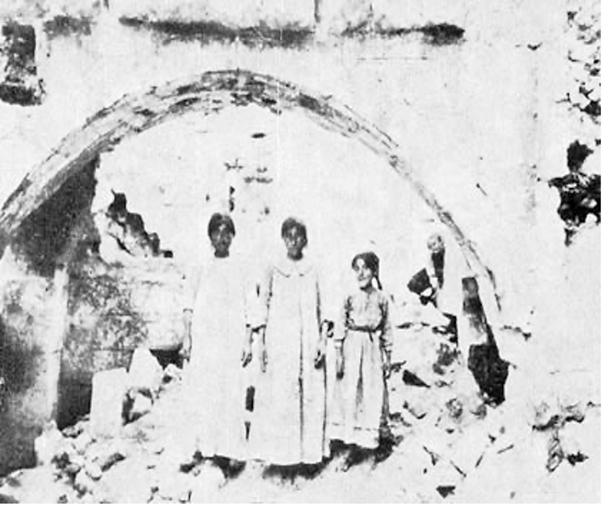 #Armenian #Genocide #Turkey Crime Against Humanity #ArmenianGenocide Urfa: Returning to their ruined homes. Maria Jacobsen, Diary 1907-1919 Kharput-Turkey MARIA JACOBSEN 🇩🇰#Danish missionary Nicknamed 'Mama' Saved more than 3600 children