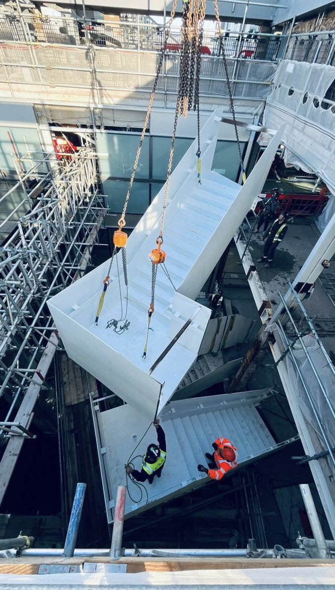 CheviotInstall's tweet photo. After some beautiful blue skies and a drop in wind speed recently, the amazing team at Cheviot have been able to complete the install of this fully welded floating stair. 

Now it’s all ready for some onsite painting!

#SteelWork #Metalwork #Stairdesign #Staircases #Construction https://t.co/hzBTkquUFX