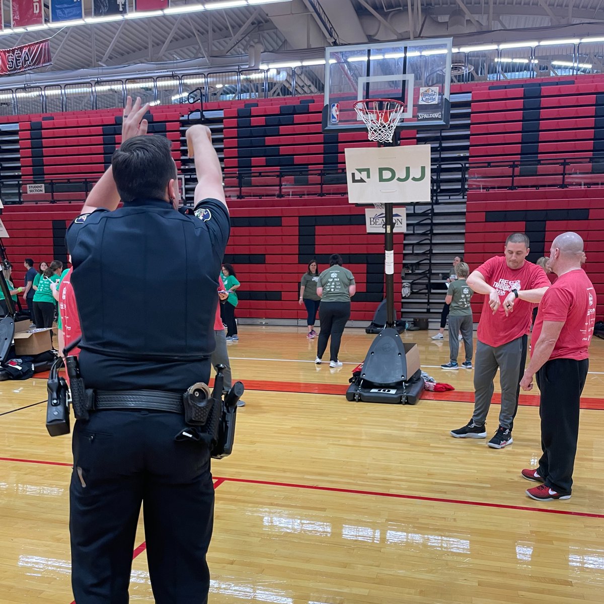 westchestertwp's tweet photo. WCPD participated in the Free Throws for Kids event at Lakota West! #WEareLakota #FTFK @FTforKids https://t.co/M3HG7m2YqE
