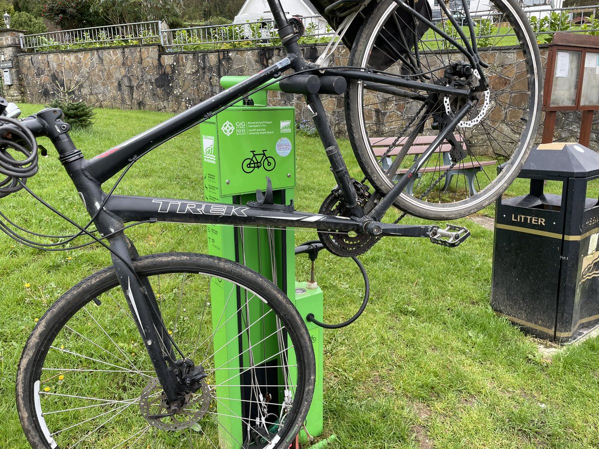 I had no idea how fantastically these were designed until I used one today. Not just a pump but also stand and complete set of tools and tyre levers. Really boosts my eagerness to stay on two wheels. Thank you @VOGCouncil @lisburnett @SustransCymru @BikeWalkScoot
