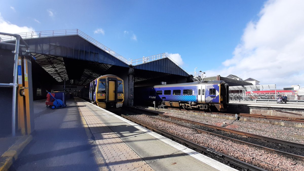 Well hello from up North in Inverness!! Day 1 of the Highland Rover begins! Hoping to see and ride one of the Inter7City sets at somepoint this week and will try to remember to share photos. Here we see a @CalSleeper class 73 and a pairing of @ScotRail class 158s