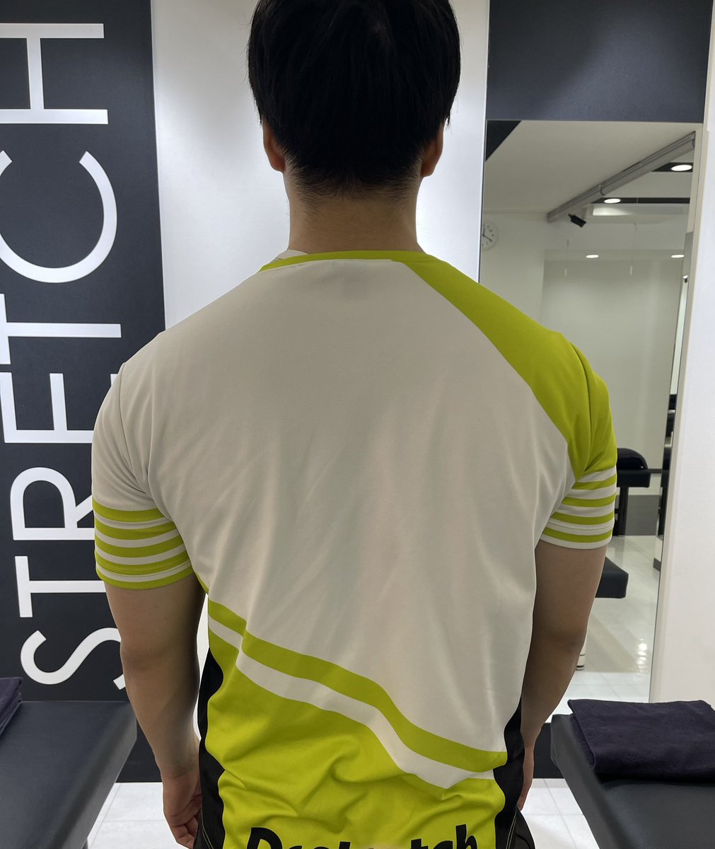 今日は朝自分の姿勢チェックとして三浦トレーナーがお写真を撮ってくれました！
意外と後ろから見ると左右差があって自分も気づかないうちに姿勢が悪くなってるんだなと発見しました！
自分自身もケアを怠らずに前だけじゃなく後ろからの姿勢も美しくしていきたいですね！