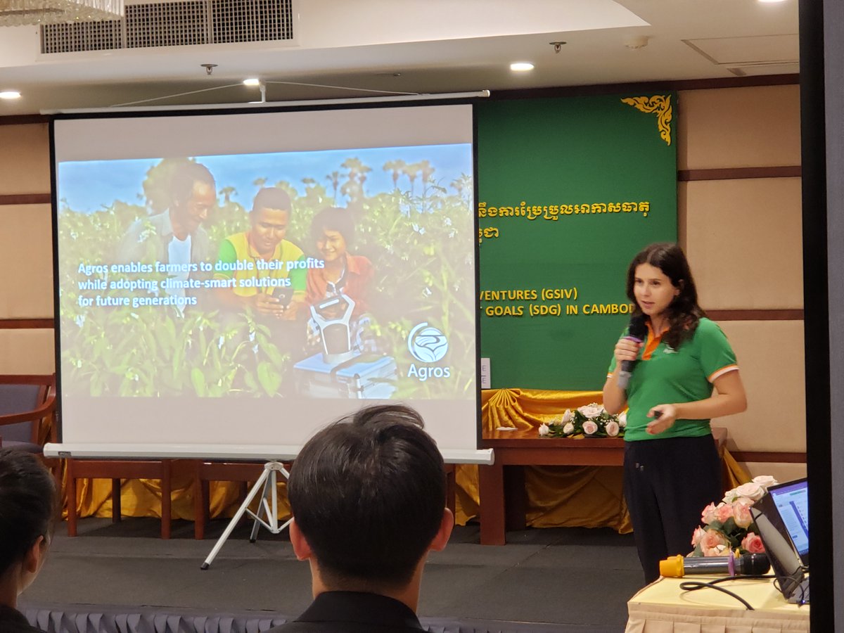 UNDPCambodia's tweet photo. 👏🏾9️⃣ enterprises working in energy, agriculture, & construction pitched their #InnovativeBusiness ideas, providing solutions to address climate change, to potential investors.
@UNDP is supporting the private sector in developing business solutions for climate adaptation💚. #GSIV https://t.co/YBelkuAOuZ