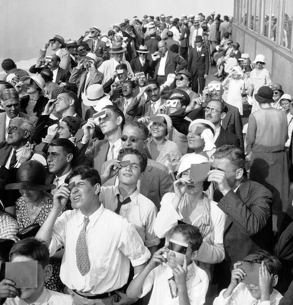 Eclipse watchers at the Empire State Building, New York, 1932. #SolarEclipse