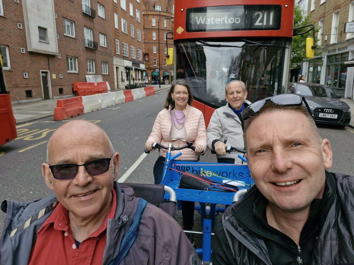 Great to take Philip Darton and his wife for coffee this morning and let them experience #cycleconnect on the streets of west london. @BikeabilityUK @BicycleAssoc . Multiperson urban actice travel. #jointhejouney @FixedFun