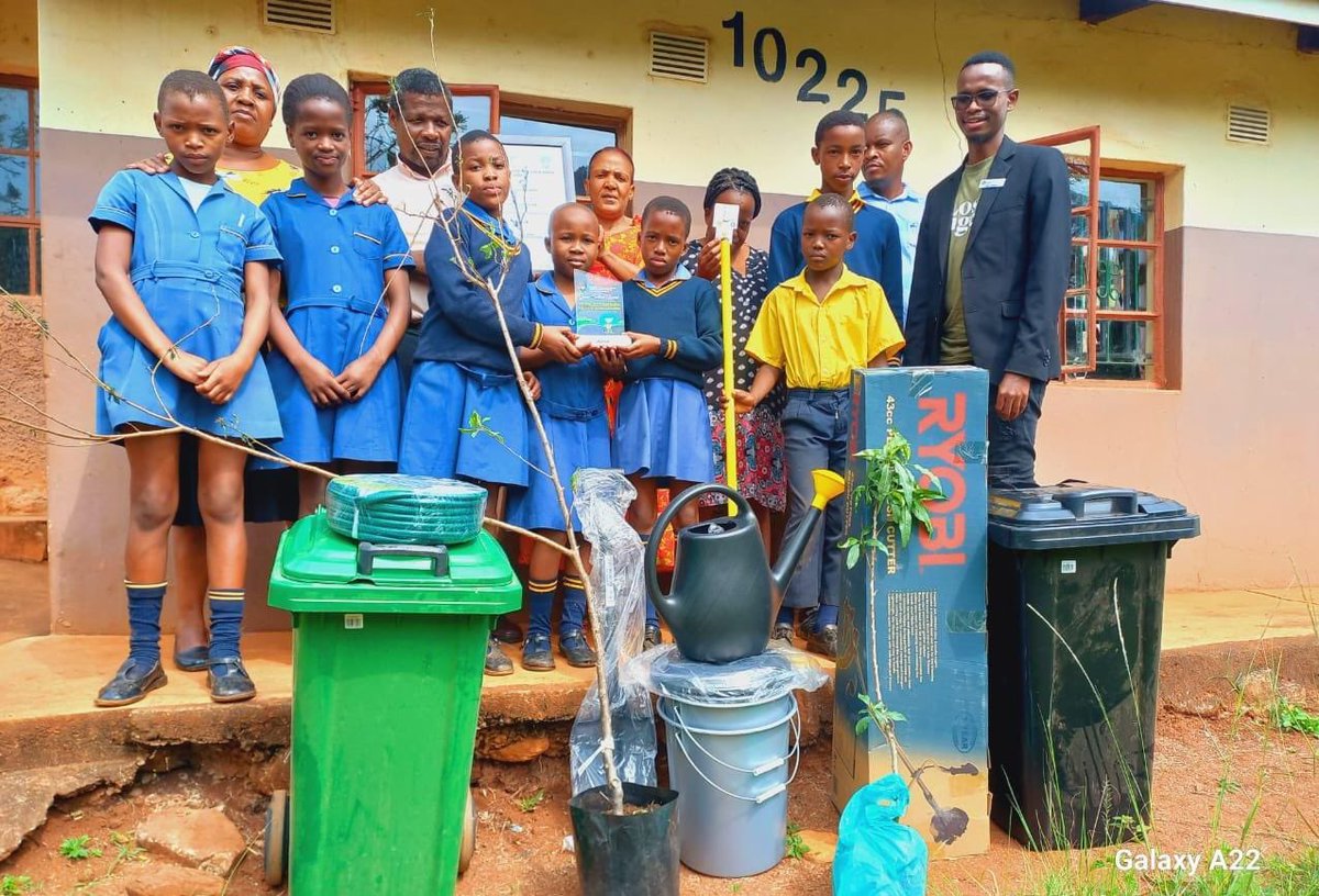 GCIS_KZN's tweet photo. Today, GCIS is supporting the Environmental Awareness lead by KZN EDTEA at Lilani and Matimatolo Primary Schools. The programme provided an opportunity for learners to share their understanding on climate change. https://t.co/AozYNveGxz