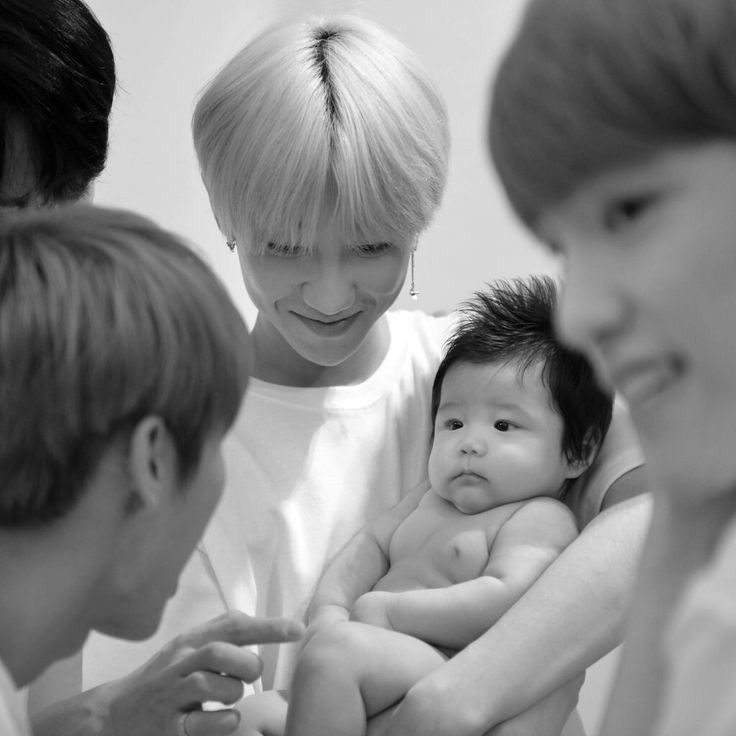 going_coco's tweet photo. not-so-babycarat here,
can anybody tell me WTH IS GOING ON ?!?!?!! 😭 https://t.co/rHpiWKvDUF