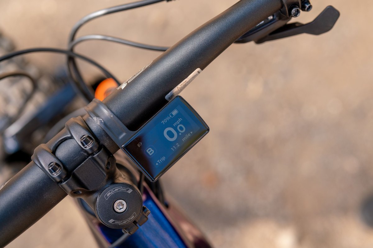 BAFANGElectric's tweet image. Rev up your #eMTB escapades with the #BafangM560 drive system ⚙️

Unleash your exploration potential with this featherweight powerhouse and seamlessly sync with our DP C245.CAN display, compatible with the #Bafang GO+ app.

Find out more: Bafang-e.com

#eBikes