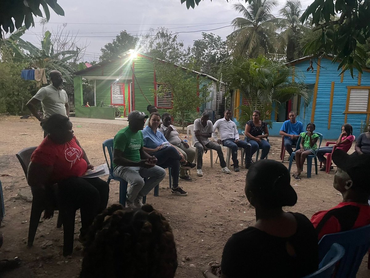 En el día de ayer estuvimos recorriendo diferentes puntos del Distrito municipal de la Victoria. Gracias a todos por el recibimiento que me dan. <a href="/FPcomunica/">@Fuerza del Pueblo (FP)</a> #VolvamosACreer