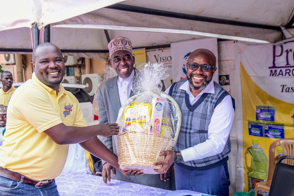 Humbled to host Supreme Mufti Muhammad Galabuzi today as we celebrated our Muslim brethren towards end of #Ramathan. Congratulations to Maadhi Mutebi who won a plot of land, while Ali Kavuma & Fatumah Namubiru will take fully-paid for Umrah. Eid Mubarak in advance to our Muslim…