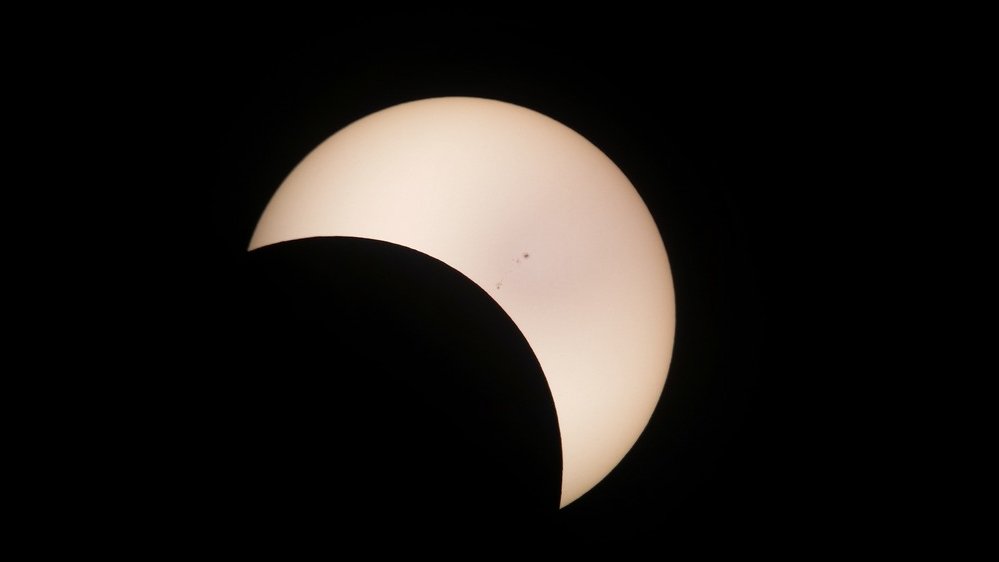 Washington, D.C. is not in the path of totality for today's solar eclipse, but it should still be an impressive sight. Here, almost 90% of the sun's surface will be blocked by the Moon for a few minutes around 3:20pm. Tips for safe eclipse viewing here: nps.gov/articles/eclip…