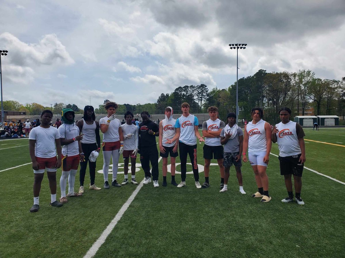 Want to thank <a href="/BarylreD/">Bear Davenport</a> and Karamba for showing my 7v7 kids some love <a href="/ucabears/">University of Central Arkansas</a> 
Stopped through on our way back from Little Rock <a href="/Diamondboyz7v7/">ArkDiamondBoyz7v7</a> tournament 🔥
Got a mini campus tour!  Great experience for our guys, we appreciate that 💯