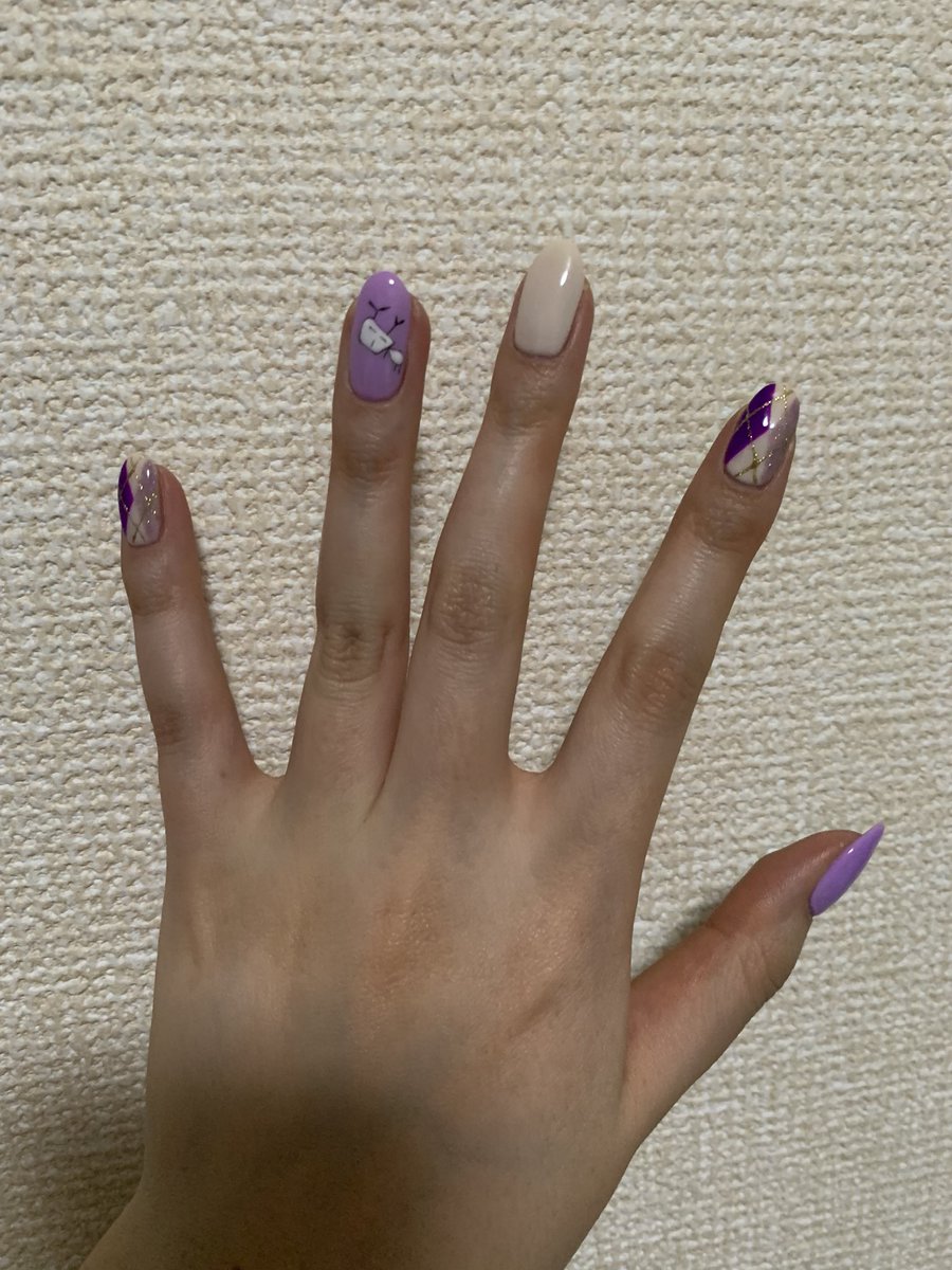 Snow0505_0621's tweet photo. STARTO用ネイル💅
ネイリストさん画伯を描きながらじわじわきてたwww https://t.co/SjM2bV4nxZ