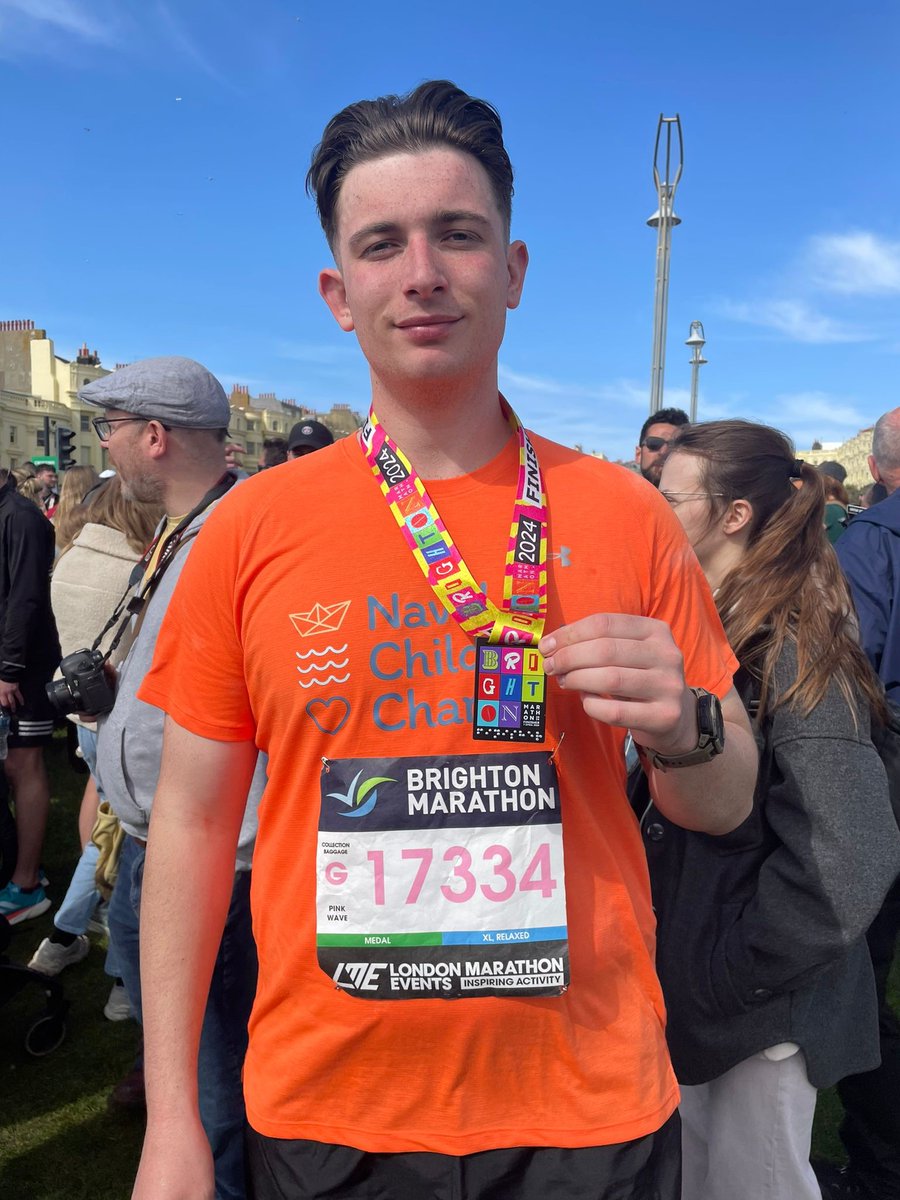 A massive CONGRATULATIONS to Aaron. He completed the Brighton Marathon in an incredible 3hours & 53minutes 🤩 Not only did he do it in a fantastic time but Aaron also raised over £1,000 for us!!! You can still sponsor him.. 👇 💙⚓ justgiving.com/page/aaron-smi…