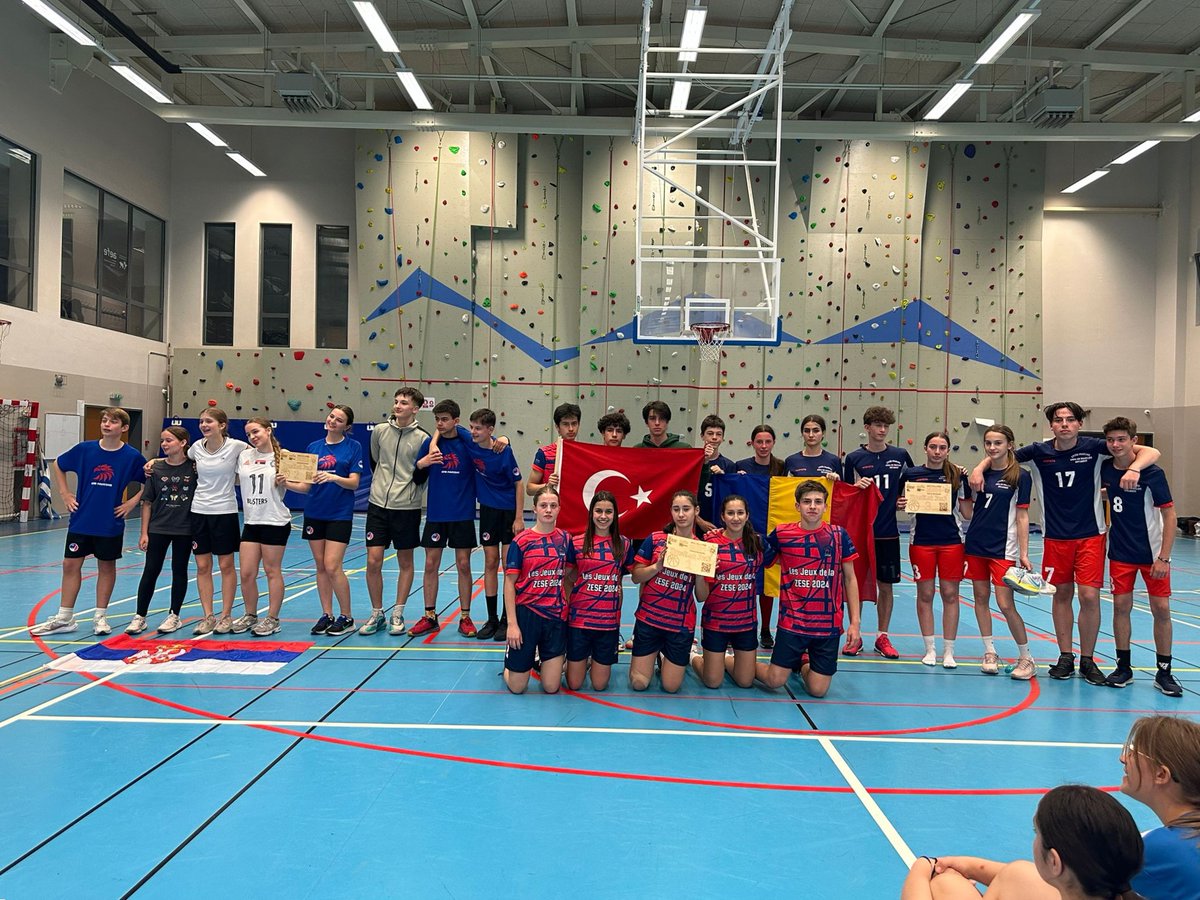 LCDGAnkara's tweet photo. 👏Clap de fin pour cette 2ème édition des Jeux de la #ZESE :  Un grand bravo à tous les participants et aux élèves du LCDG Ankara qui ont terminé les jeux en deuxième place 🥈
@aefeinfo @ZESE_AEFE_UNSS 
#AEFEsport https://t.co/ed0gOI7p2J