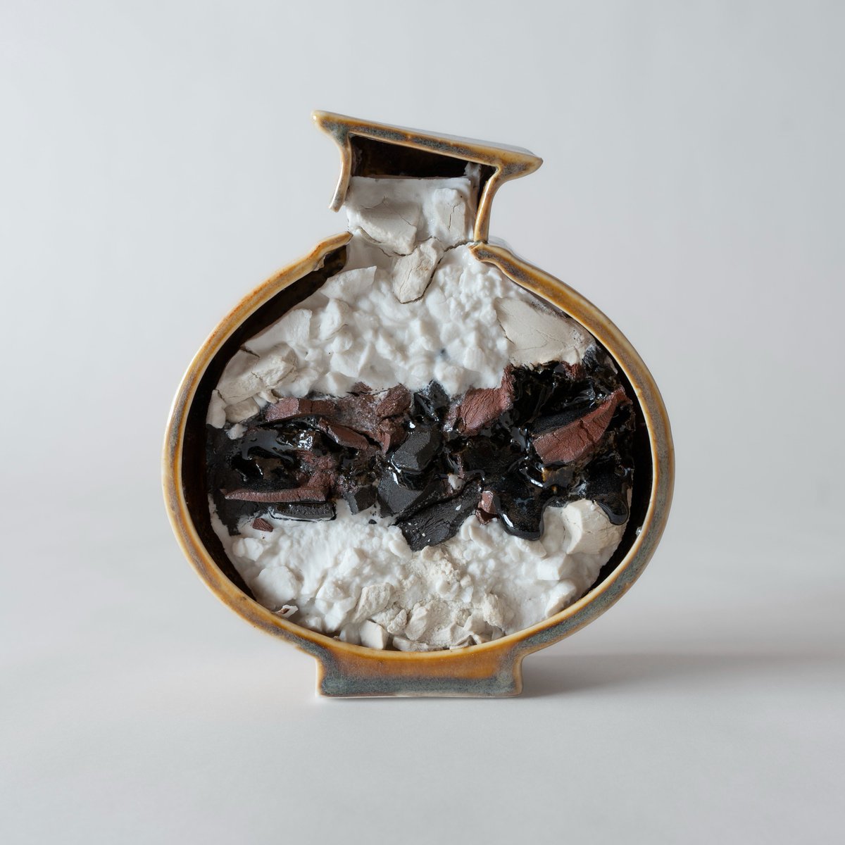 ayaka_morikawa_'s tweet photo. slipped pot
165×140×60(㎜)
磁土 陶土 釉薬 ガラス
#ceramics #art #melt
#ceramicdesign #ceramicart
#slipcasting #porcelain #壺 https://t.co/0RSnP8O8yg