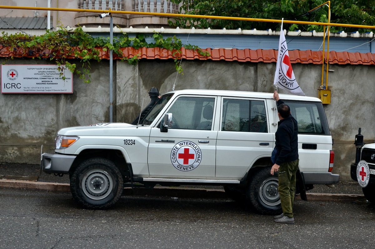 The Red Cross closed the office in Stepanakert and moved to Barda (Azerbaijan). This was announced by Zara Amatuni, ICRC Armenia. It was the only place I had the opportunity to charge my phone during the NK blockade.
