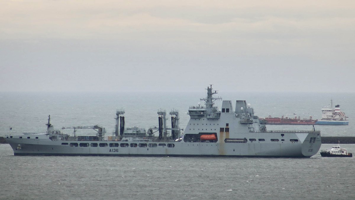One of the RFA's 3 active tankers...

@RFATidespring at Plymouth Breakwater this afternoon.

Via @Rockhoppas