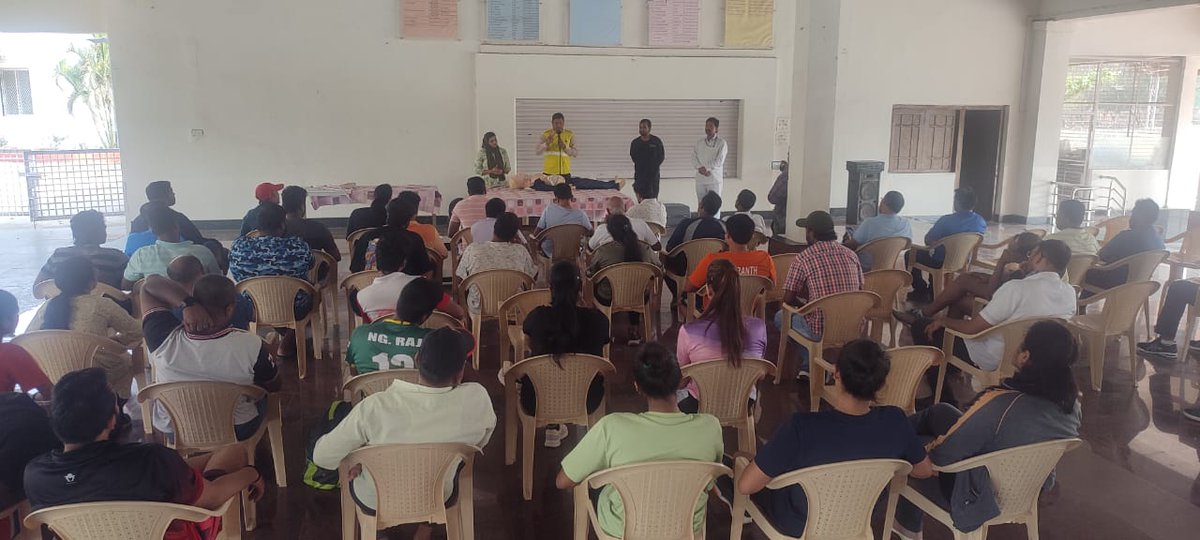 SCRCivilDefence's tweet photo. SCR Civil Defence & Medical team from CH/LGD conducted hands on training on Cardio Pulmonary Resuscitation (CPR) at RRC Grounds on April 6th. Officers & sports personnel received vital life saving skills #SCRSA #CPRTraining
@RailMinIndia
@MHAIndia
@NdrfAcademy1
@SCRailwayIndia https://t.co/hMUxU1361W