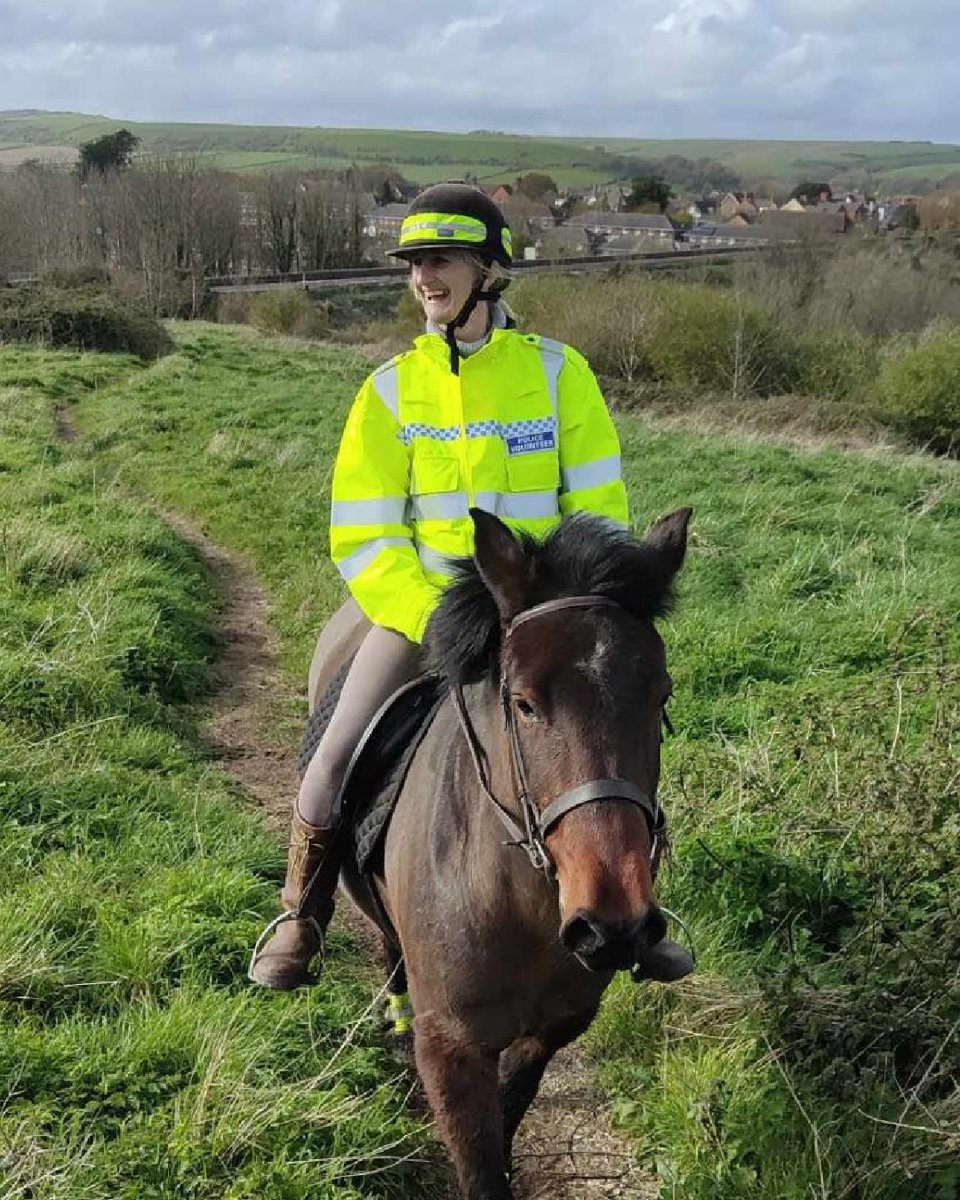 Our Rural Mounted Volunteers have been out patrolling over the Easter period. Many thanks to our volunteer Julie, out riding with Clover who have been patrolling some of the rural area's on the outskirts of Weymouth. It's great to have this visibility in the more remote area's