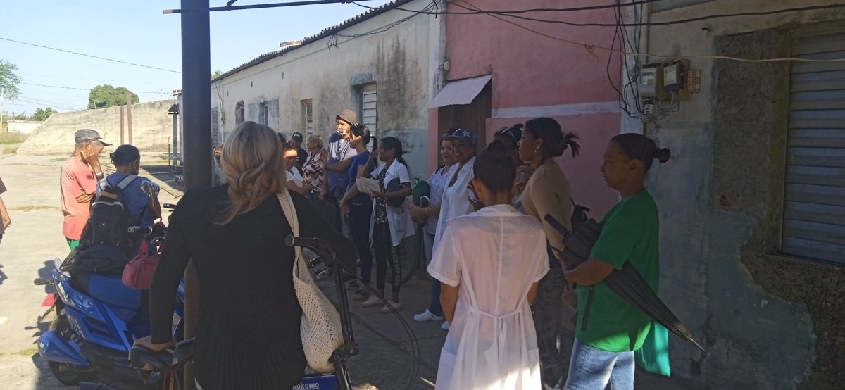 En saludo al día Mundial de la Salud el policlínico #3 hace una intervención comunitaria en el Barrio de la planta de prefabricado de Santa Fe #IslaDeLaJuventud 
#PoderPopular 
#SentirPinero 
#PorUn26EnEl24