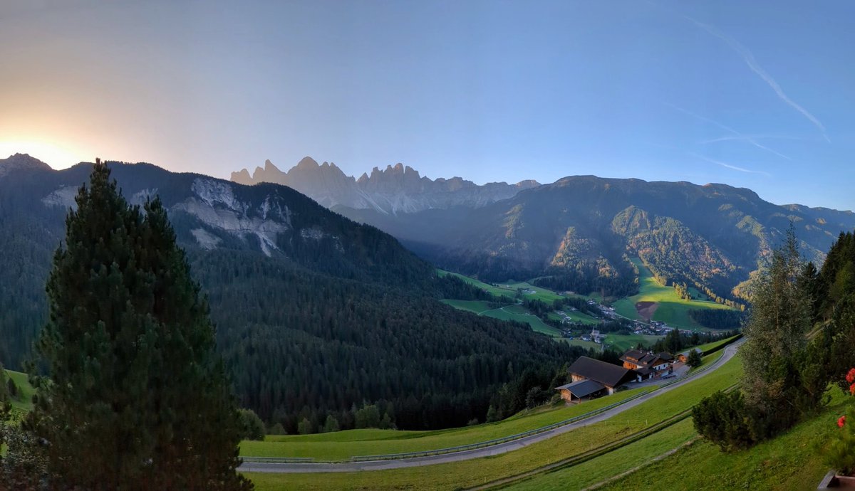 A nice memory: The Dolomites, Italy, 2023. Good morning! ✨